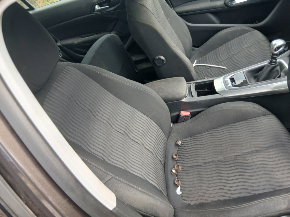 Peugeot 308 Pezo 1.6 hdi 88 kw 2016 god dijelovi djelovi delovi