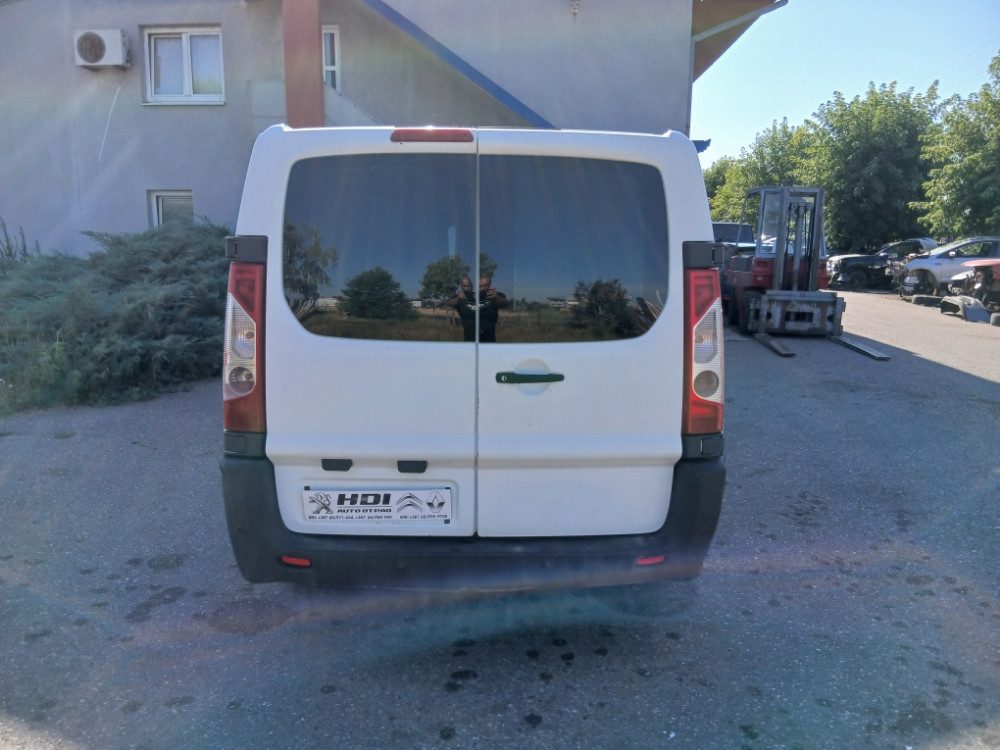 Peugeot Pezo Expert prednja sjedista sedista klupa pojas