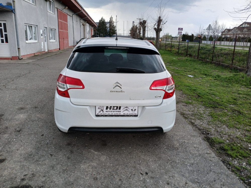 Citroen C4 1.6 88kw 2012 god panorama dijelovi djelovi delovi