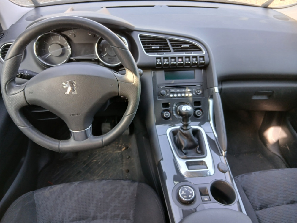 Peugeot 3008 Pezo instrument tabla airbag pojasevi pojas volan