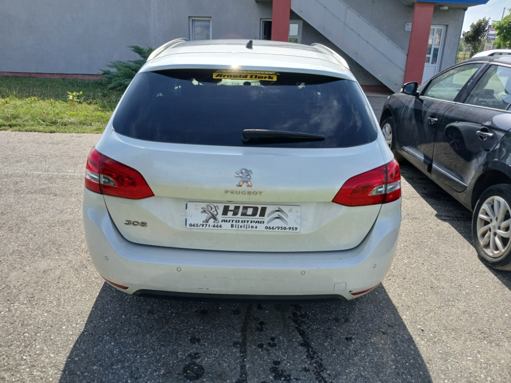 Peugeot 308 1.6 hdi 84 kw 2015 god karavan dijelovi djelovi pezo