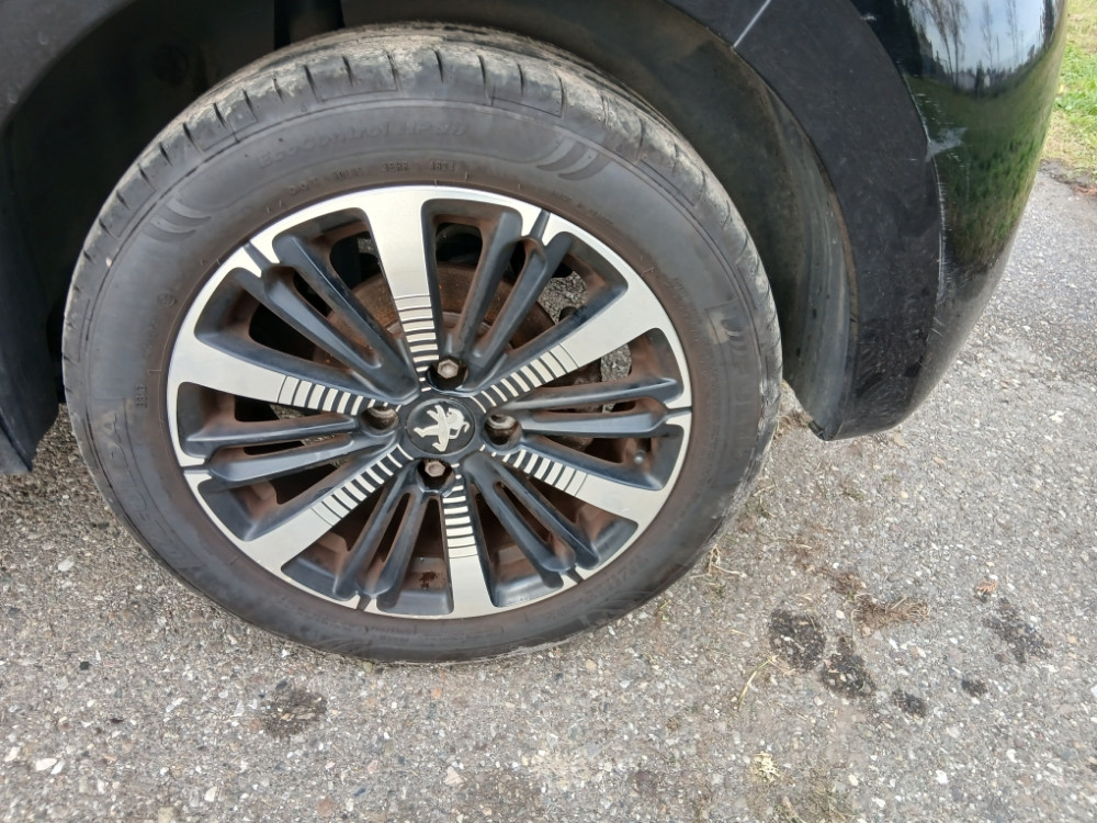 Peugeot 208 Pezo 1.5 hdi 75 kw 2018 god facelift dijelovi djelovi