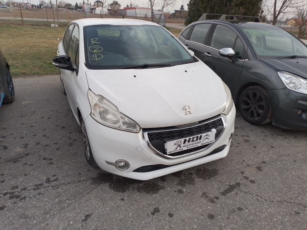 Peugeot 208 1.4 benzin 70 kw 2014 god dijelovi djelovi pezo