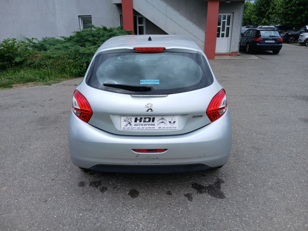 Peugeot 208 Pezo 1.2 benzin 60 kw 2015 dijelovi djelovi delovi