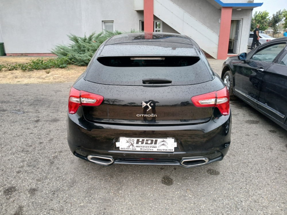 Zadnji znak Citroen DS5