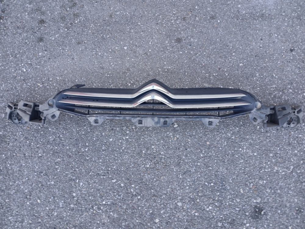 Prednja maska hrom znak Citroen C4 2010-2017 godina