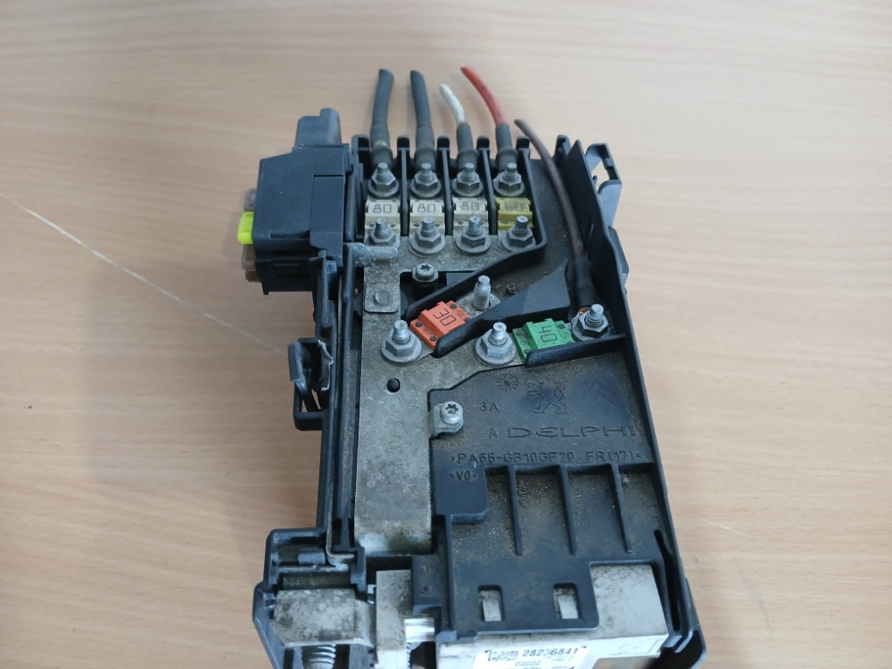 Elektronika akumulatora klema Peugeot Pezo Citroen 28236841