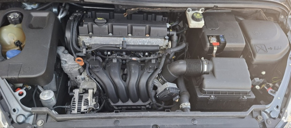Peugeot Pezo Citroen 2.0 GTI 100 kw motor menjac kvacilo zamajac