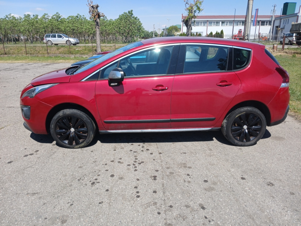 Peugeot 3008 1.6 hdi 84 kw 2015 god pezo dijelovi djelovi