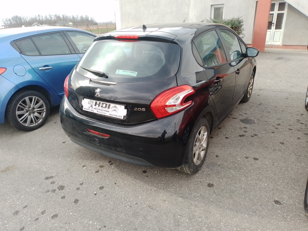 Peugeot 208 1.4 hdi 2013 god dijelovi djelovi pezo