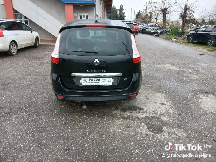 Renault Senik III sjedista 6 7 zadnja klupa u gepeku pojas Reno 3