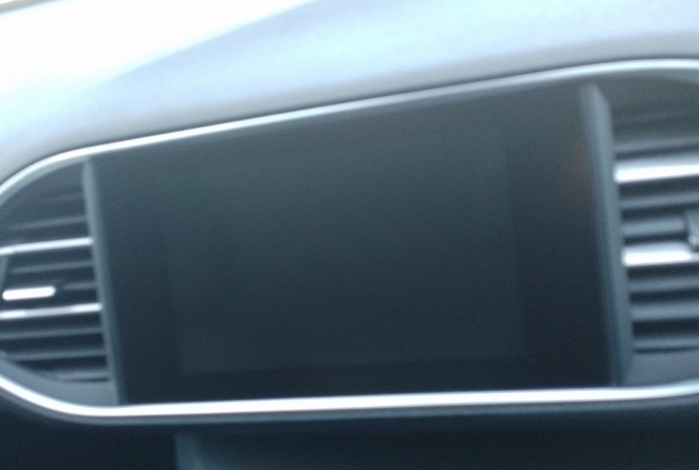 Displej navigacija radio ekran Peugeot 308 Pezo 2013-2019 godina