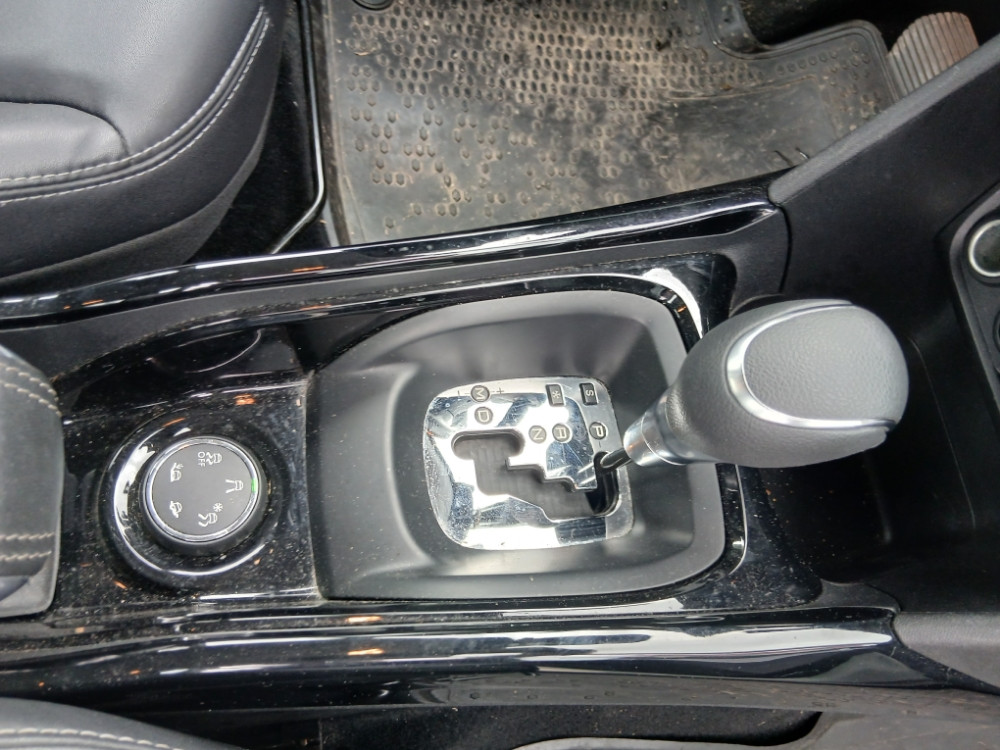 Peugeot 2008 Pezo 1.2 automatik 2016 god dijelovi djelovi delovi