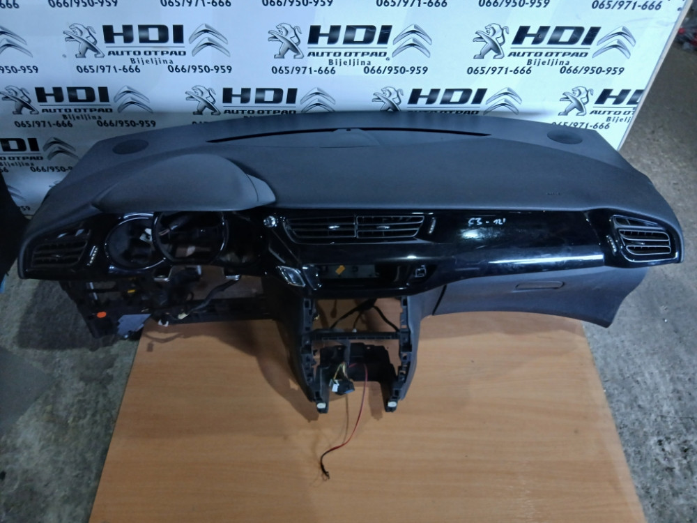 Citroen C3 instrument tabla airbag pojsevi pojas jastuk 10-17 god