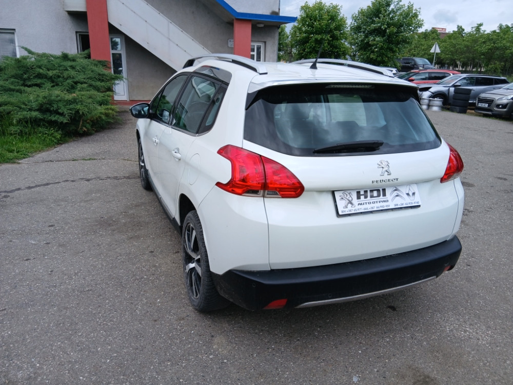 Peugeot 2008 Pezo 1.2 automatik 2016 god dijelovi djelovi delovi