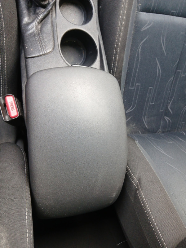 Citroen C4 srednji naslon za ruku naslonjac