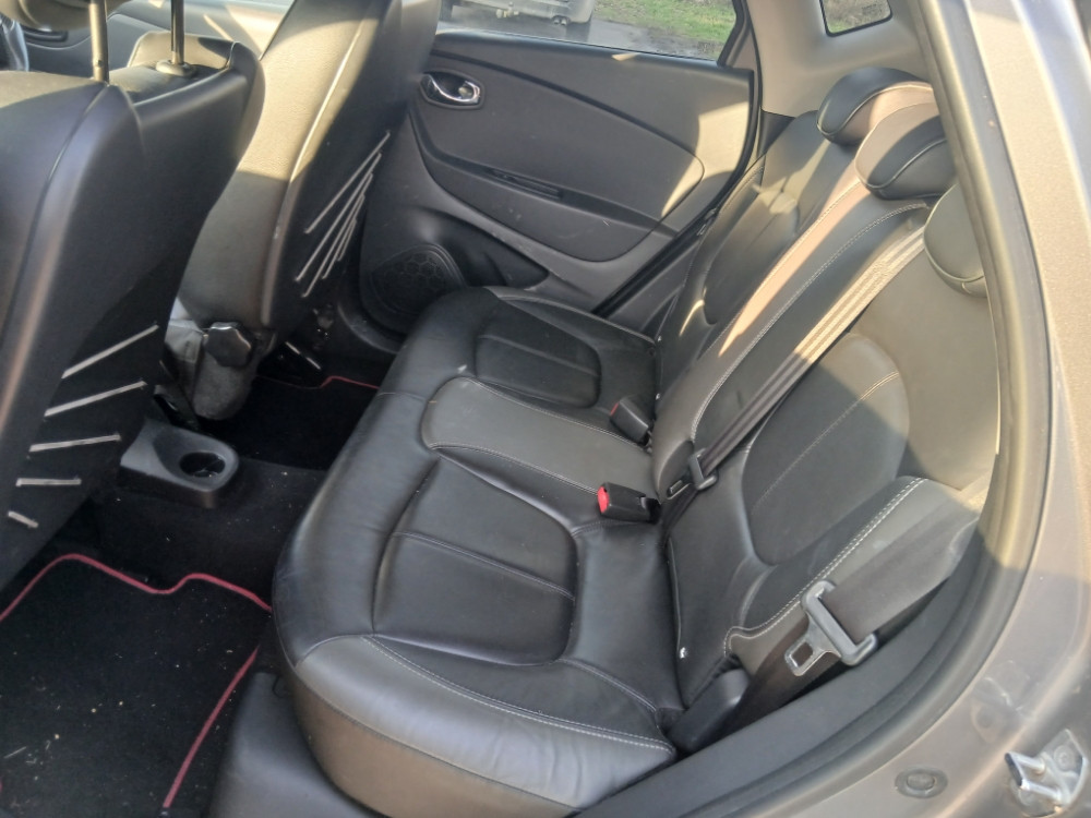 Renault Captur Reno Kaptur prednja zadnja sjedista klupa pojasevi