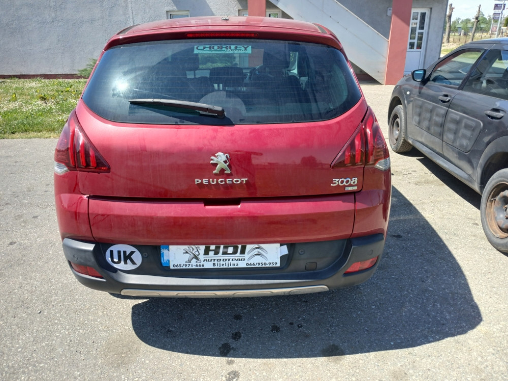 Peugeot 3008 1.6 hdi 84 kw 2015 god pezo dijelovi djelovi