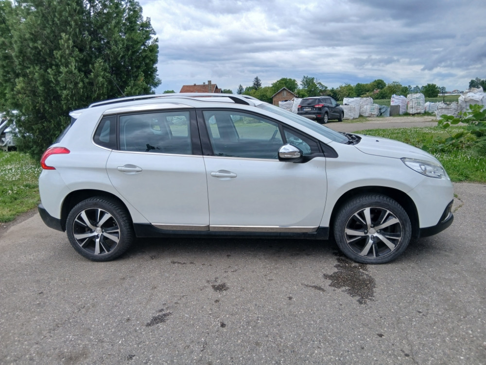 Peugeot 2008 Pezo 1.2 automatik 2016 god dijelovi djelovi delovi