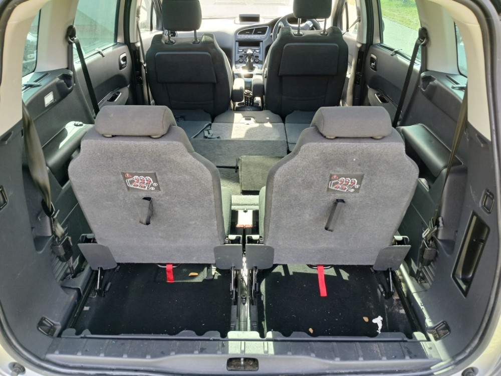 Peugeot 5008 Pezo 1.6 hdi 84 kw 2015 god dijelovi djelovi delovi
