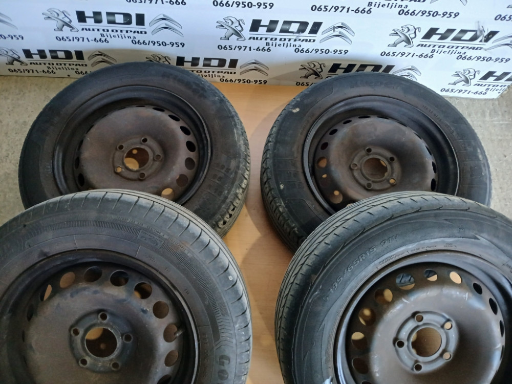 Celicne felge gelne gume 195/65 R15 Renault Reno 5x1114.3