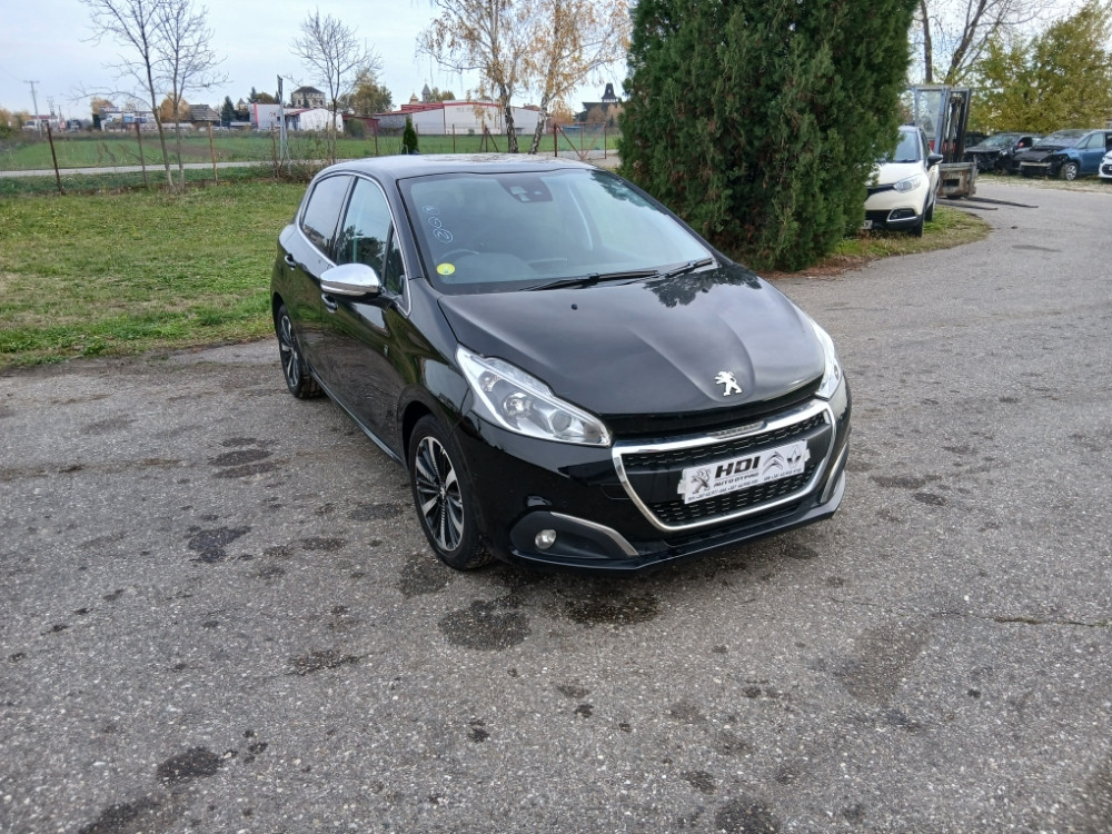 Peugeot 208 Pezo 1.5 hdi 75 kw 2018 god facelift dijelovi djelovi