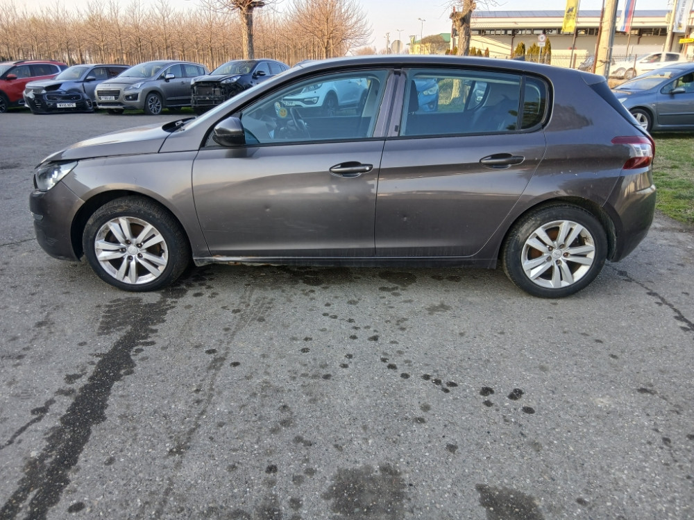 Peugeot 308 Pezo 1.6 hdi 88 kw 2016 god dijelovi djelovi delovi