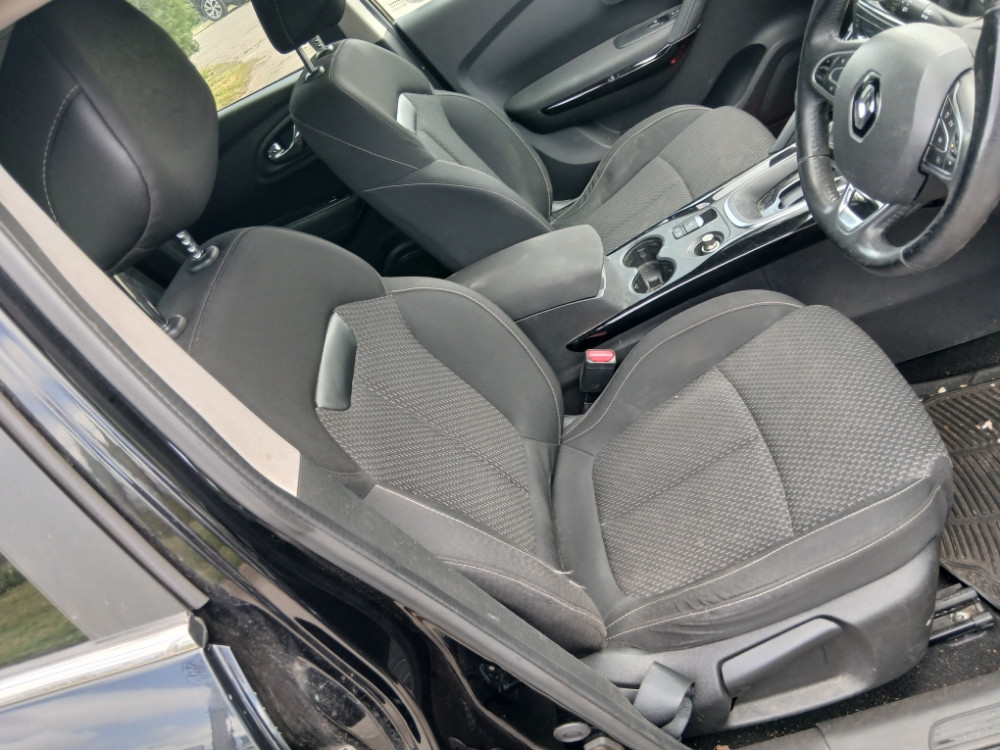 Renault Kadjar Reno prednja zadnja sjedista pojasevi pojas