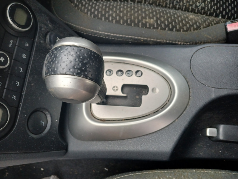 Nissan Qasqai 2.0 benzin automatik mjenjac Nisan kaskai