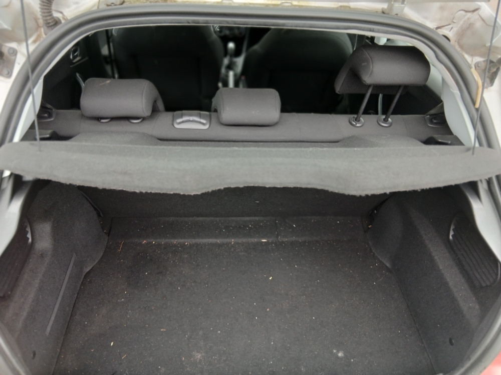 Peugeot 208 Pezo 1.2 benzin 60 kw 2015 dijelovi djelovi delovi