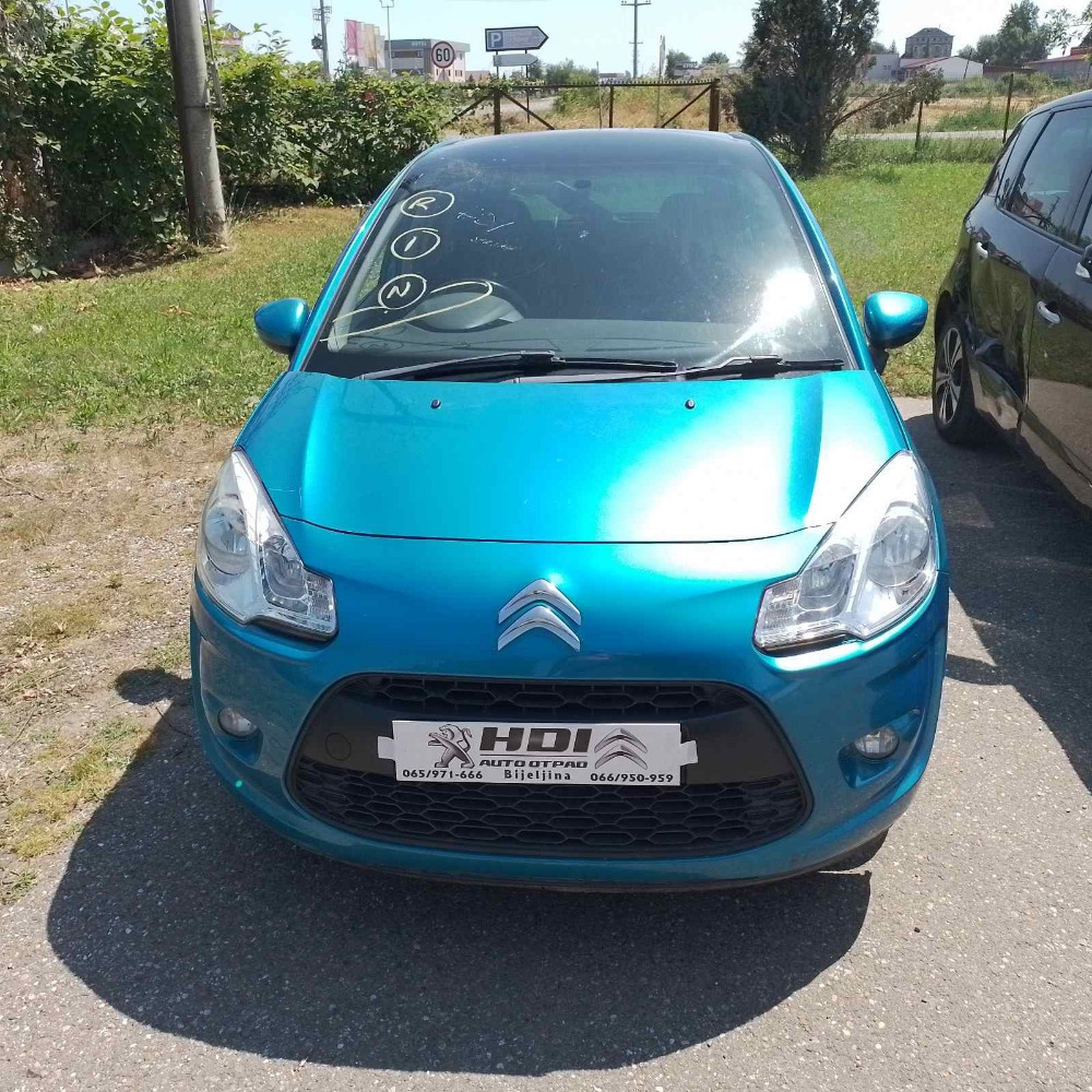 Prednji branik maska znak Citroen C3