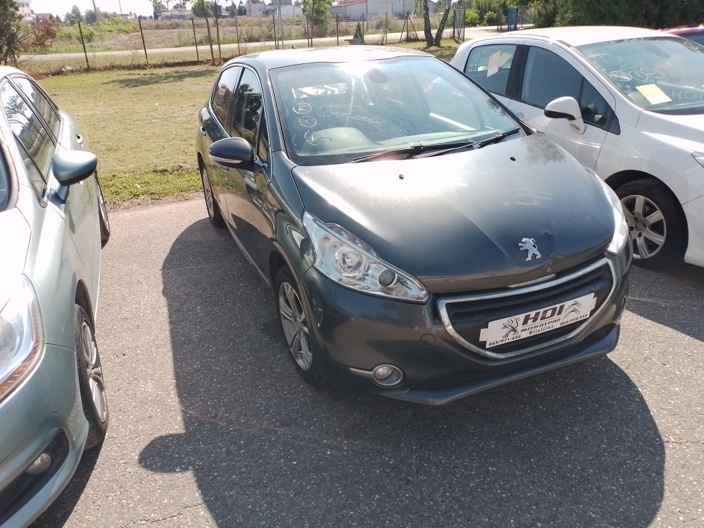 Peugeot 208 1.2 benzin 61 kw 2013 god dijelovi djelovi Pezo