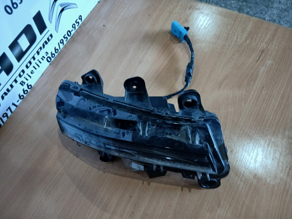 Peugeot 3008 5008 Pezo led u braniku lijevi i desni ledovi 20-24