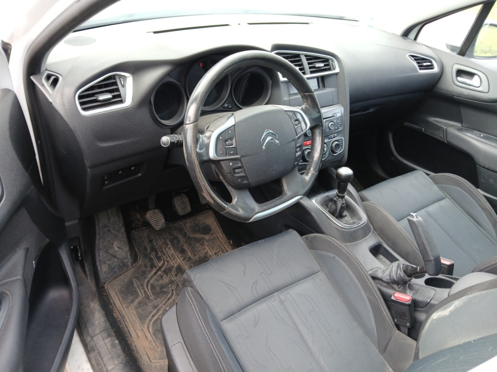 Citroen C4 1.6 88kw 2012 god panorama dijelovi djelovi delovi