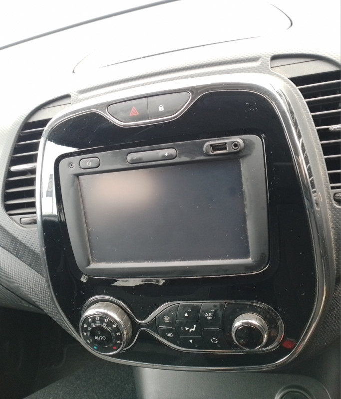 Displej navigacija radio ekran Renault Captur reno kaptur