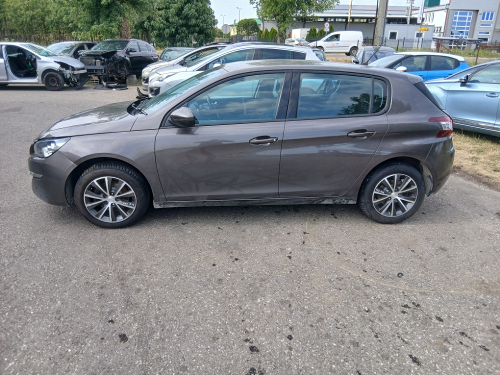 Peugeot 308 Pezo 1.6 hdi 88 kw 2016 god dijelovi djelovi delovi