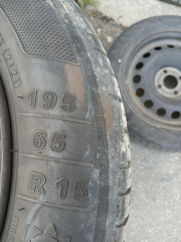 Celicne felge gelne gume 195/65 R15 Renault Reno 5x1114.3
