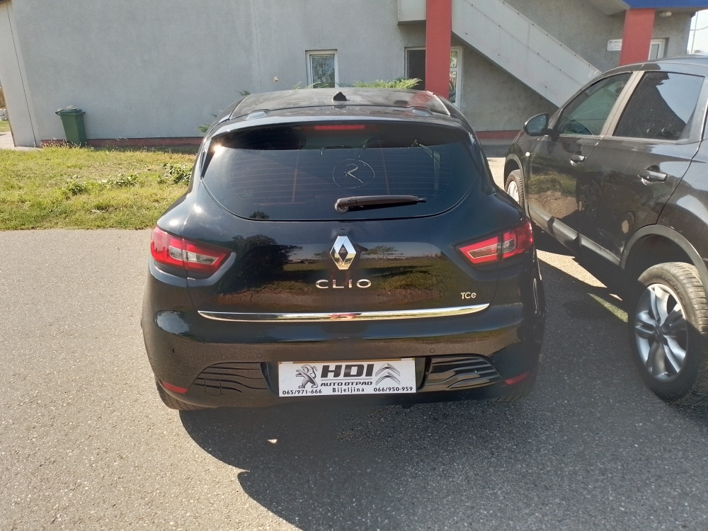 Renault Clio IV 2014 godina dijelovi djelovi delovi Reno Klio 4