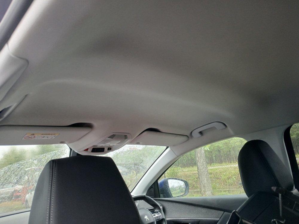 Peugeot 3008 nebo krova tapacirung Pezo