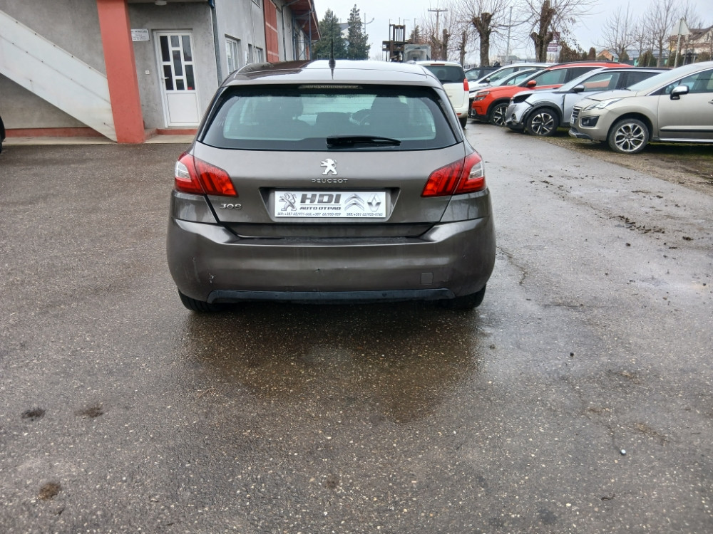 Peugeot 308 Pezo 1.6 hdi 88 kw 2016 god dijelovi djelovi delovi