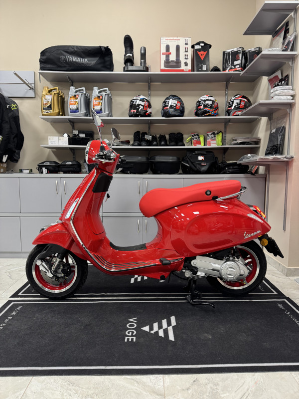 Vespa Primavera 50 RED / 2026. / 4 Godine Garancije