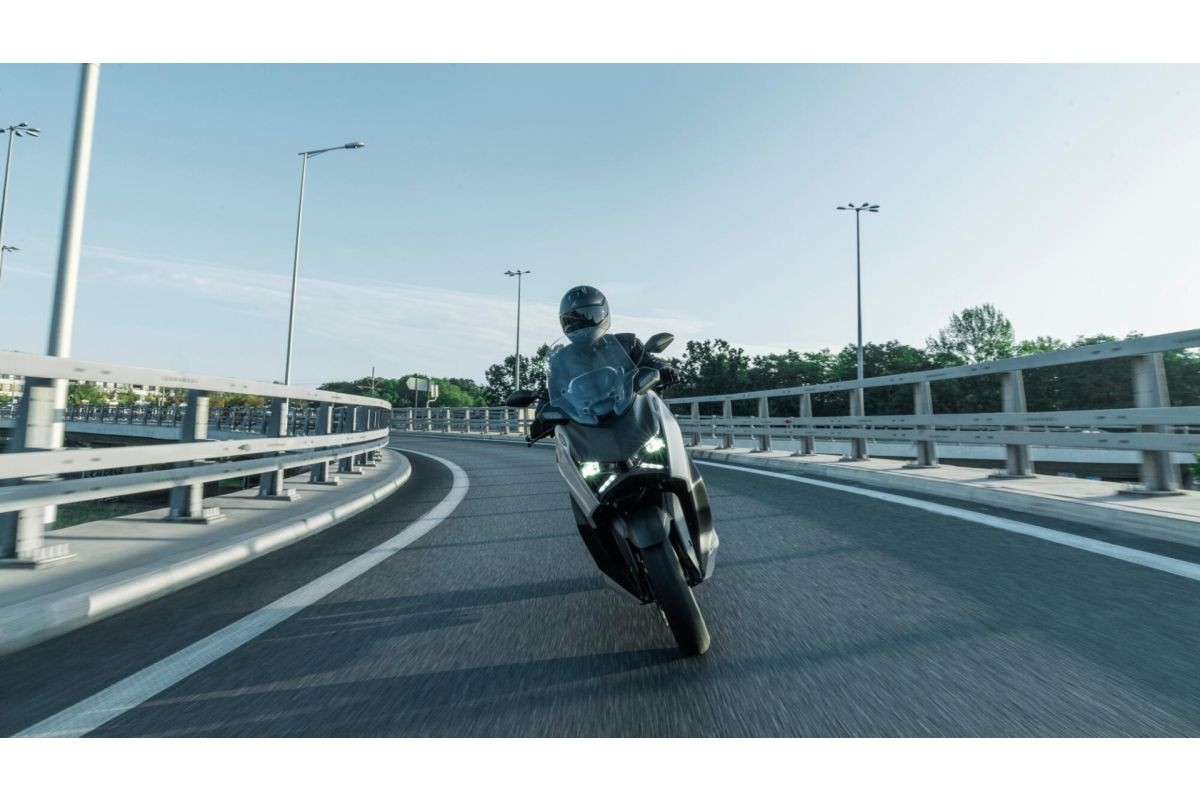 Yamaha XMAX 300 Tech MAX+ / 2026. / 5 Godina Garancije