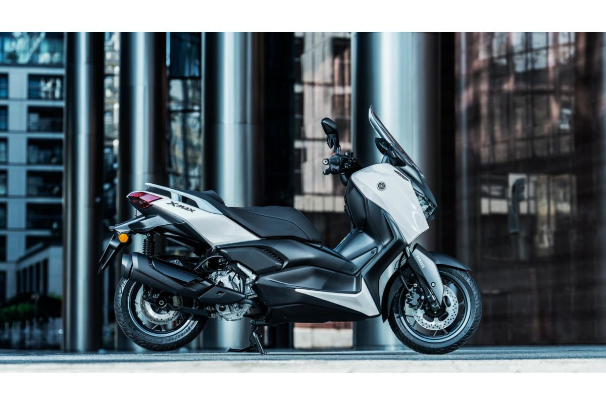 Yamaha XMAX 300 Tech MAX+ / 2026. / 5 Godina Garancije