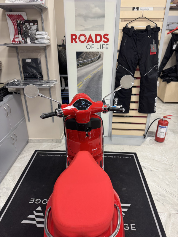 Vespa Primavera 50 RED / 2026. / 4 Godine Garancije