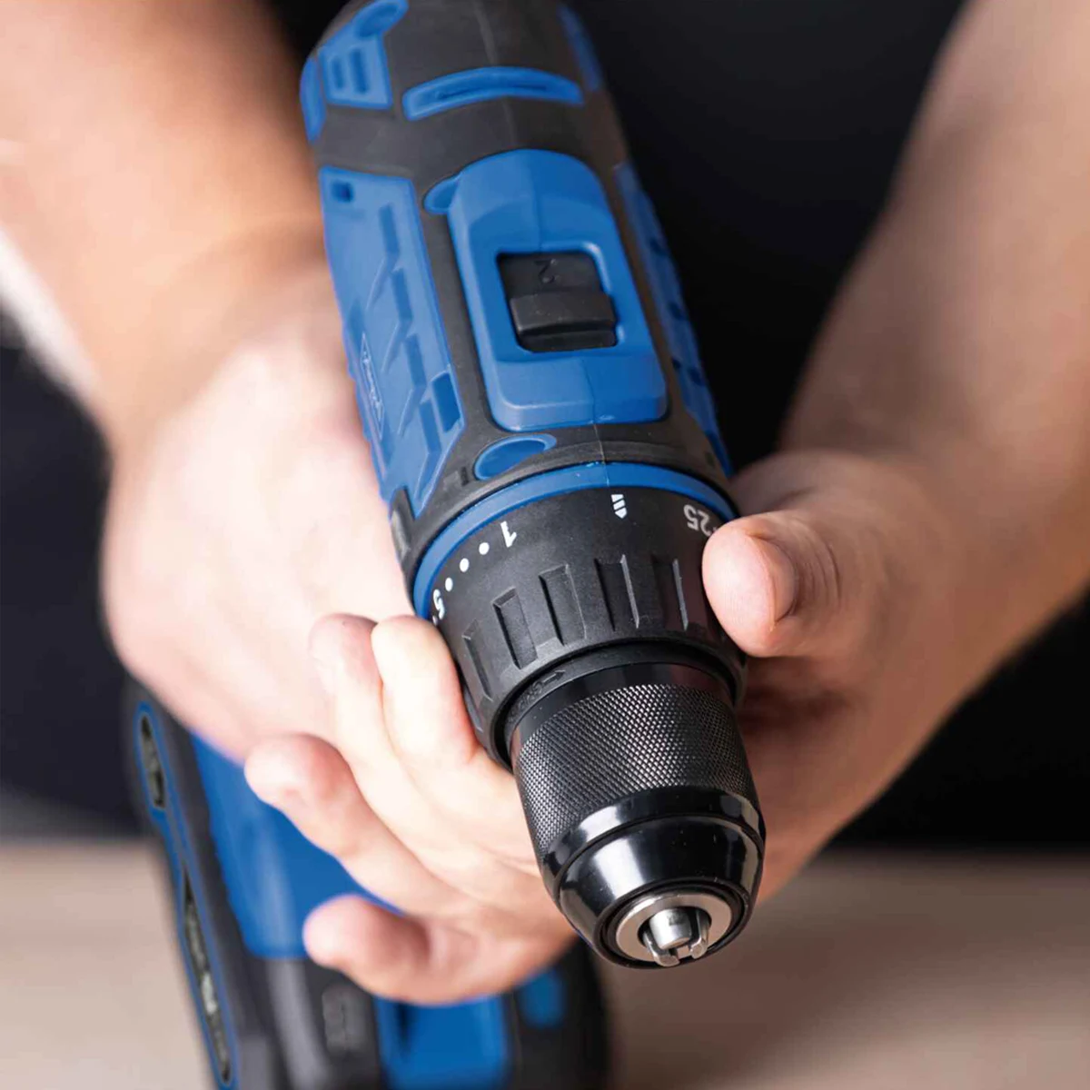 Scheppach aku bušilica odvijač sa 74 komada pribora IXES C-DTB74/1-X – Kit