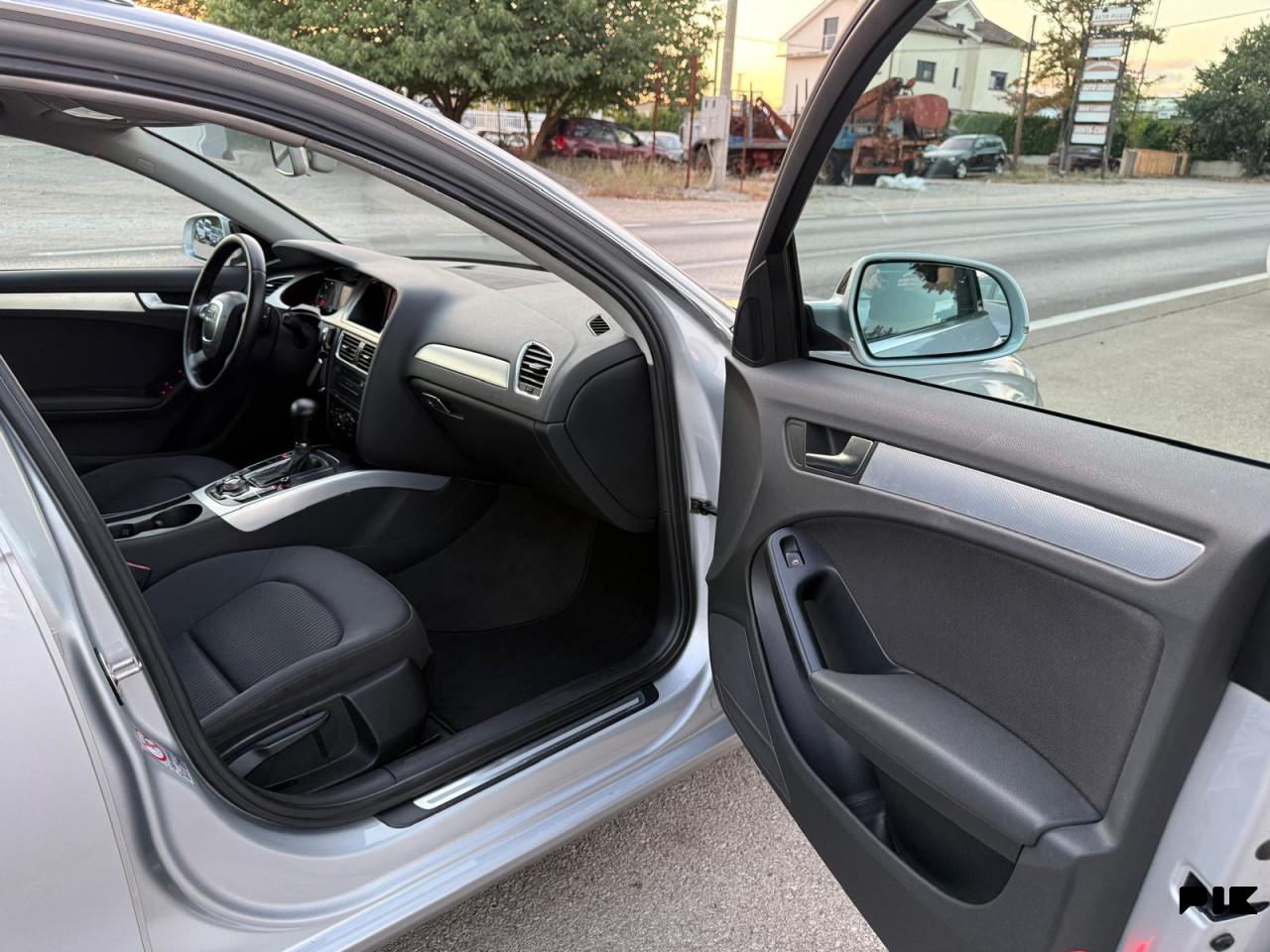 Audi A4 2.0 TDI Automatik F1 Xenon LED NAVIGACIJA Euro 5 2010