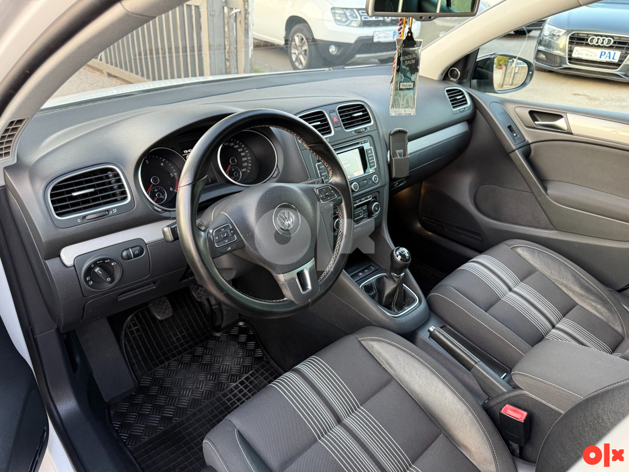 Volkswagen Golf 6 1.6 TDI MATCH Bi-Xenon LED Parktronic 2012