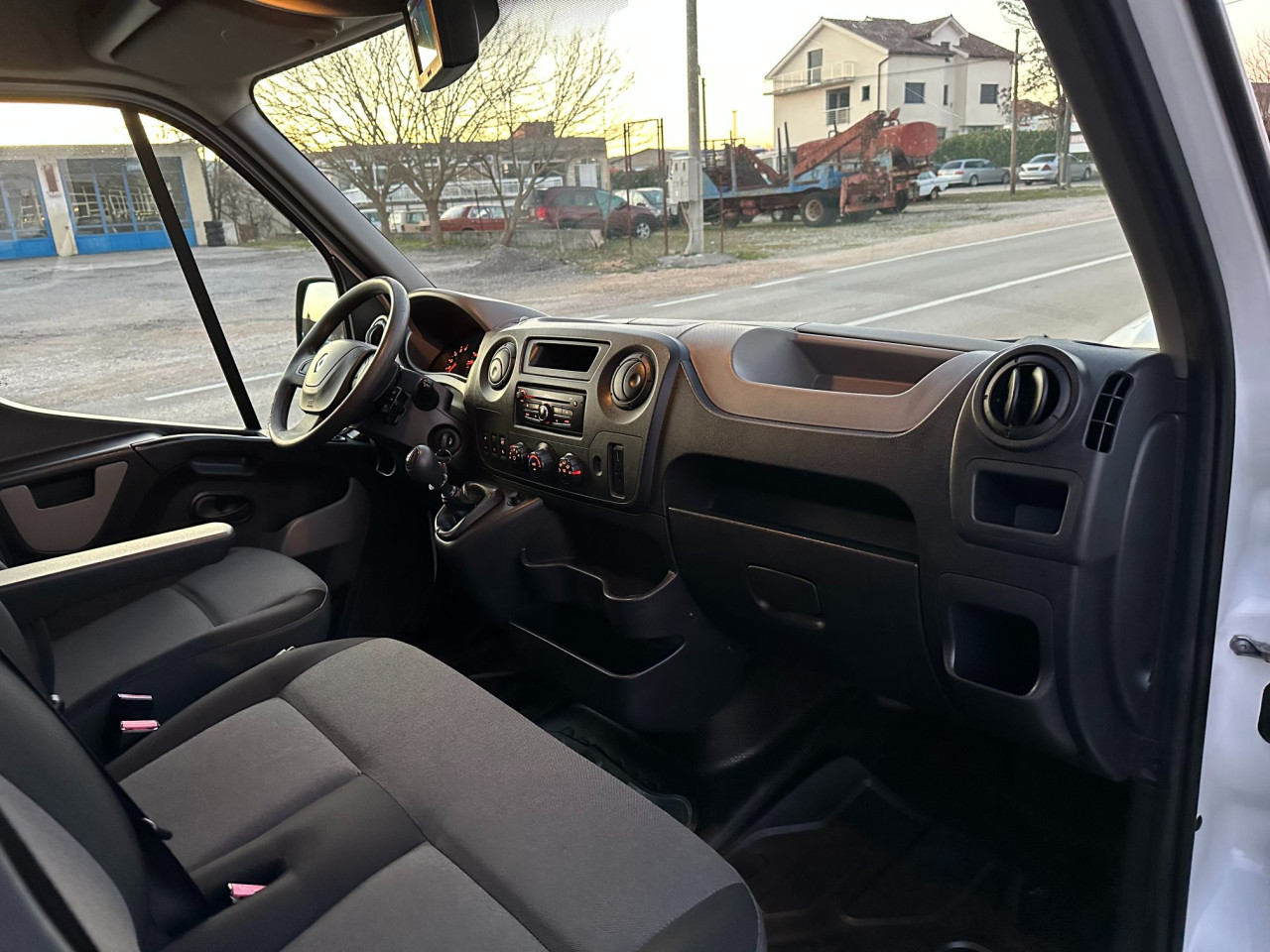 Renault Master 2.3 dCi 136 KS L2H2 3 Sjedišta Senzori NAVI 2016