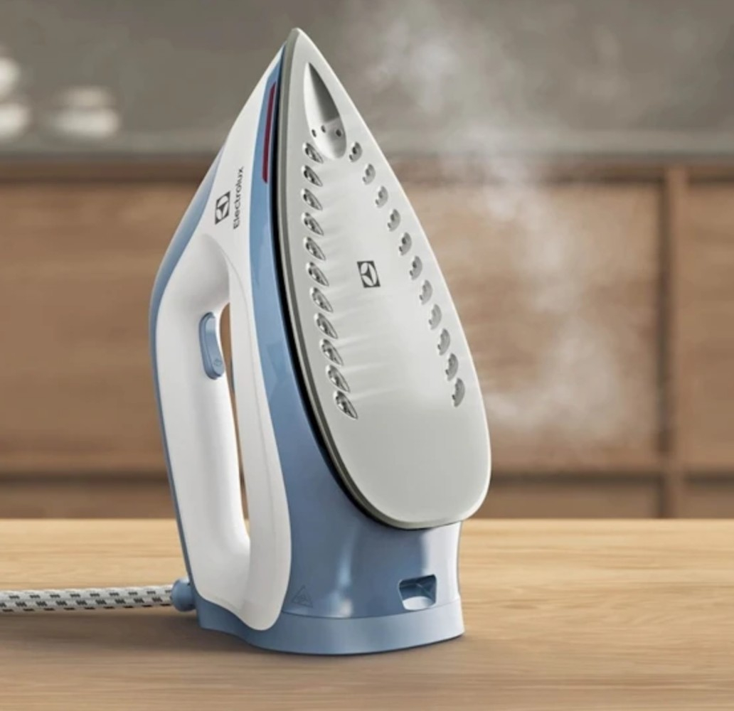 Pegla sa parnom stanicom Electrolux E5ST1-2DB