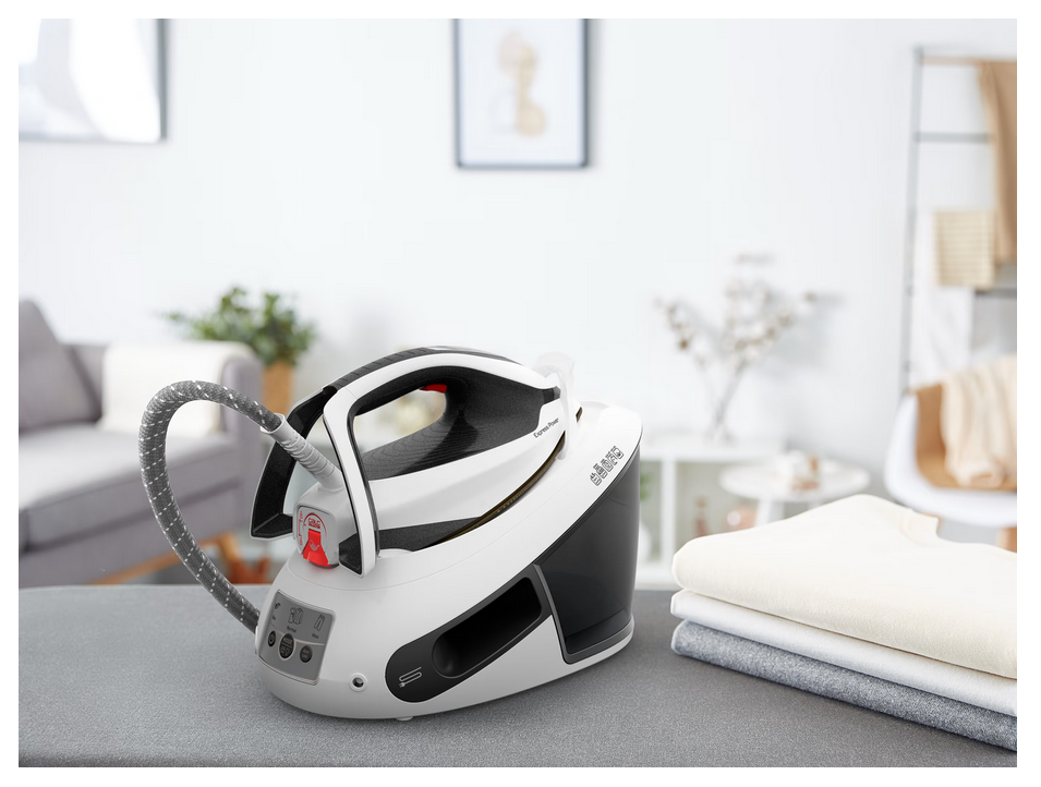 Pegla sa parnom stanicom Tefal SV8130E0